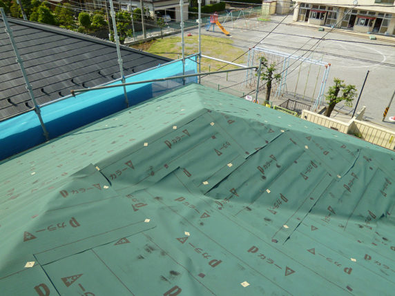 金属瓦重ね葺き工事